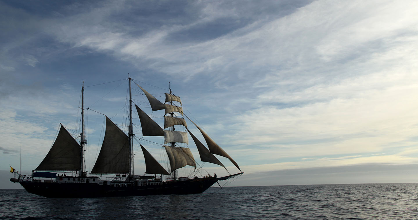 加拉帕戈斯群岛经典帆船